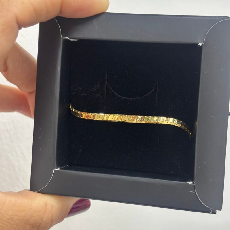 Pulseira em malha dourada